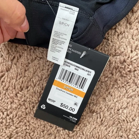 Black under Armour sports bra - Picture 3 of 3